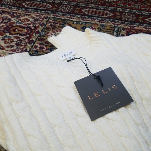 SOLD - Ivory Cable Knit Cropped Sweater - Picture 3 of 4